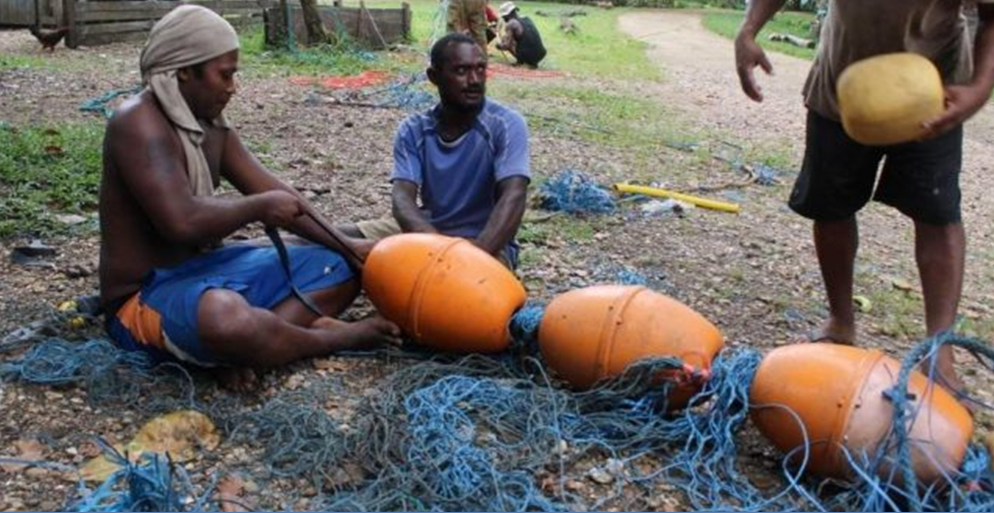 Communities receive fishing devices FAD